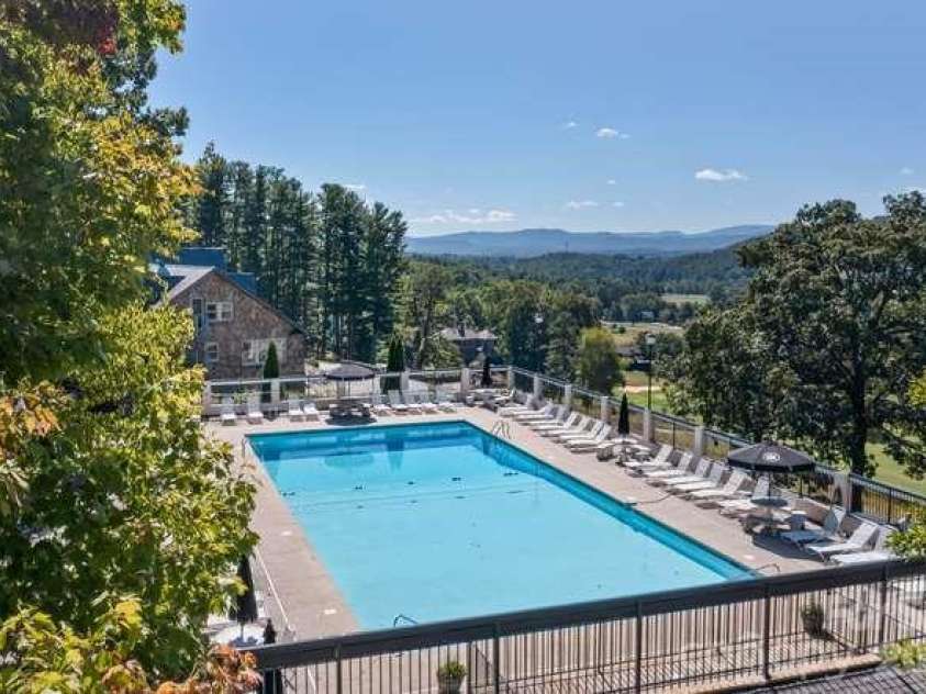 634 Vista Falls Road, Mills River, NC 28759.  MLS# CAR4419847, YatesRealty ID 52355. 