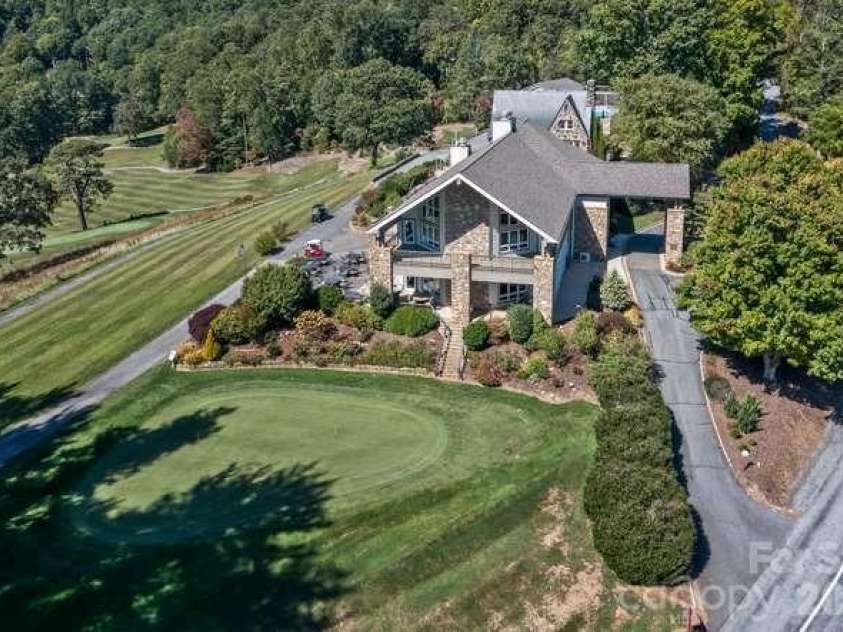 634 Vista Falls Road, Mills River, NC 28759.  MLS# CAR4419847, YatesRealty ID 52355. 