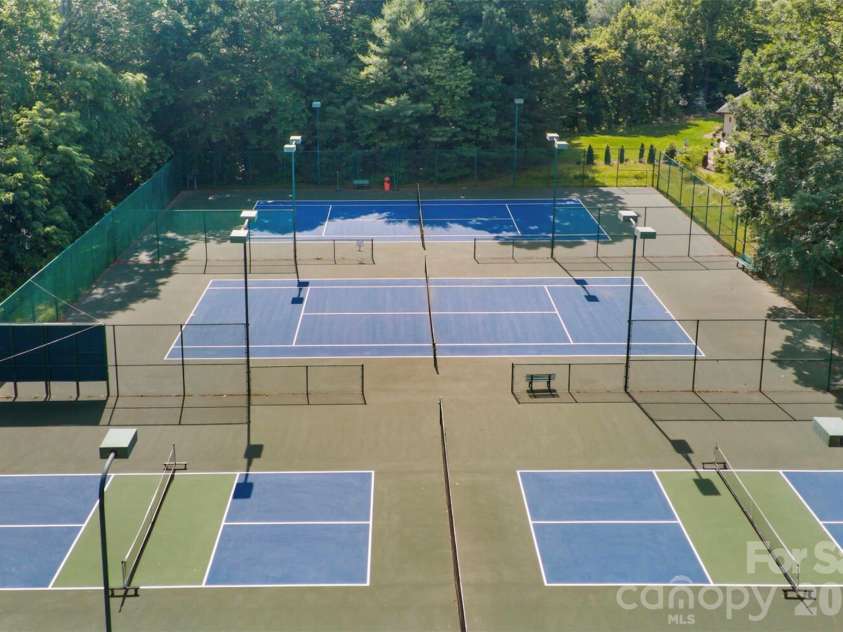 634 Vista Falls Road, Mills River, NC 28759.  MLS# CAR4419847, YatesRealty ID 52355. 