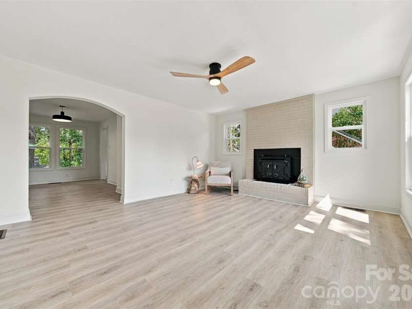 436 Green Street, Morganton, NC 28655.  MLS# CAR4426921, YatesRealty ID 52356. 