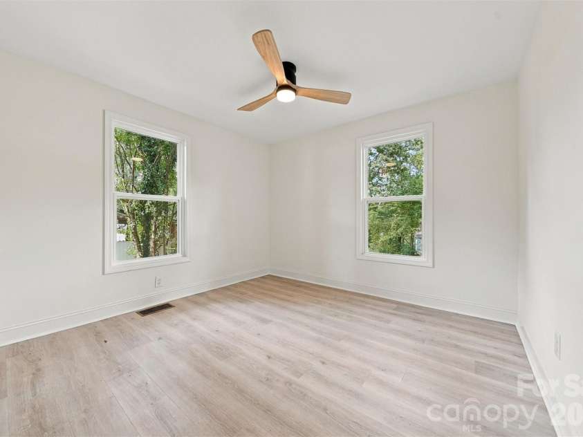 436 Green Street, Morganton, NC 28655.  MLS# CAR4426921, YatesRealty ID 52356. 