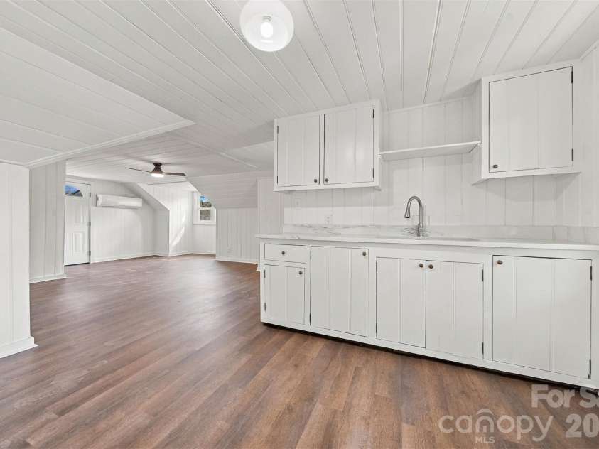 436 Green Street, Morganton, NC 28655.  MLS# CAR4426921, YatesRealty ID 52356. 