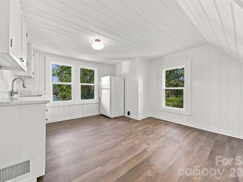 436 Green Street, Morganton, NC 28655.  MLS# CAR4426921, YatesRealty ID 52356. 