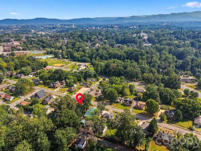 436 Green Street, Morganton, NC 28655.  MLS# CAR4426921, YatesRealty ID 52356. 