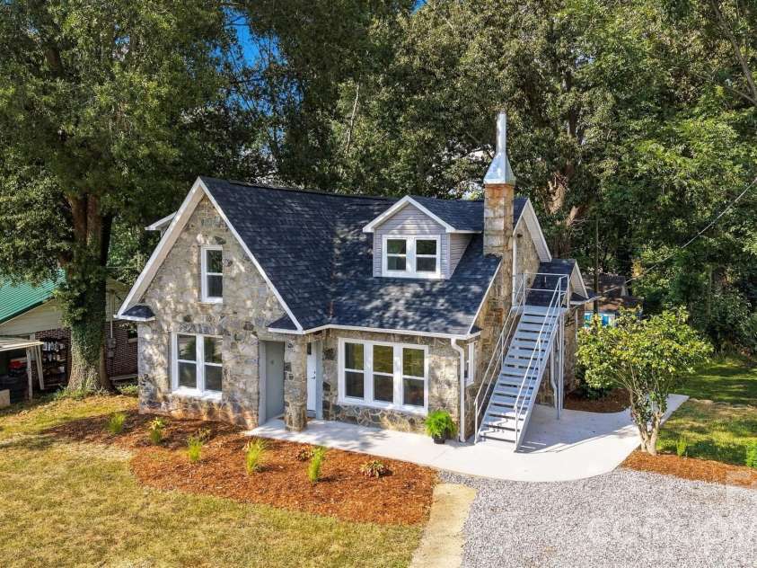 436 Green Street, Morganton, NC 28655.  MLS# CAR4426921, YatesRealty ID 52356. 
