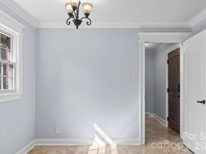 3103 Centennial Street, High Point, NC 27265.  MLS# CAR4426868, YatesRealty ID 52357. Breakfast Room