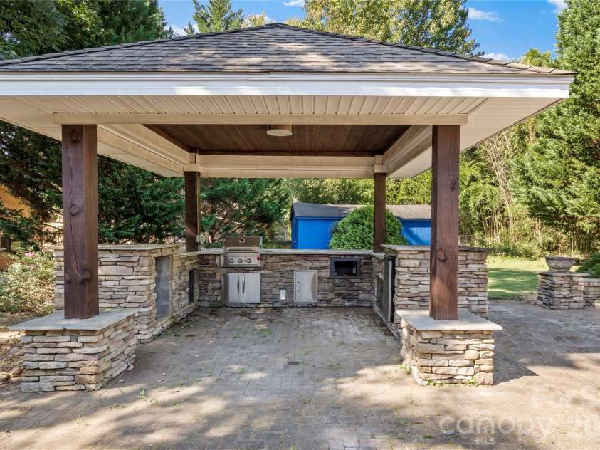 3103 Centennial Street, High Point, NC 27265.  MLS# CAR4426868, YatesRealty ID 52357. Covered Grilling Station