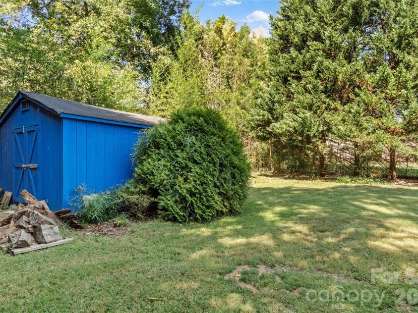 3103 Centennial Street, High Point, NC 27265.  MLS# CAR4426868, YatesRealty ID 52357. Outbuilding conveyed 