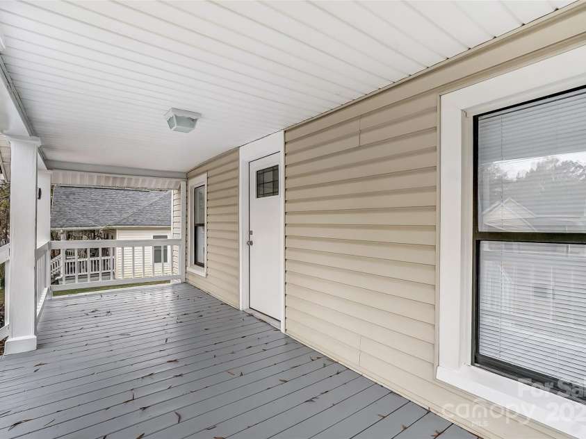 423 Oak Street, Gastonia, NC 28054.  MLS# CAR4206712, YatesRealty ID 5236. 
