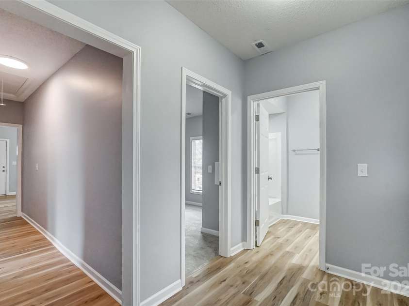423 Oak Street, Gastonia, NC 28054.  MLS# CAR4206712, YatesRealty ID 5236. 