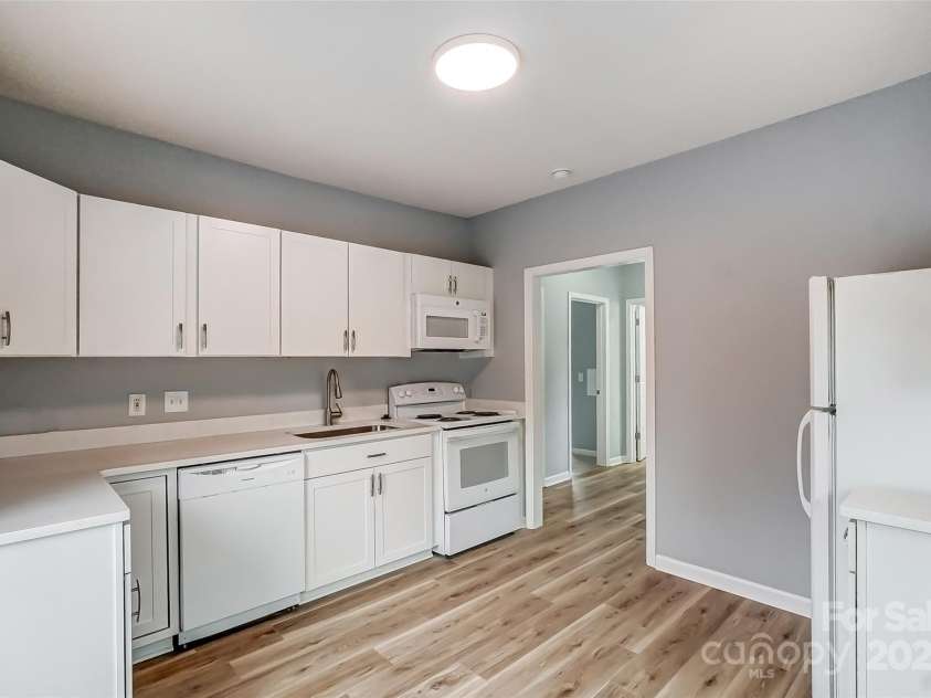 423 Oak Street, Gastonia, NC 28054.  MLS# CAR4206712, YatesRealty ID 5236. 