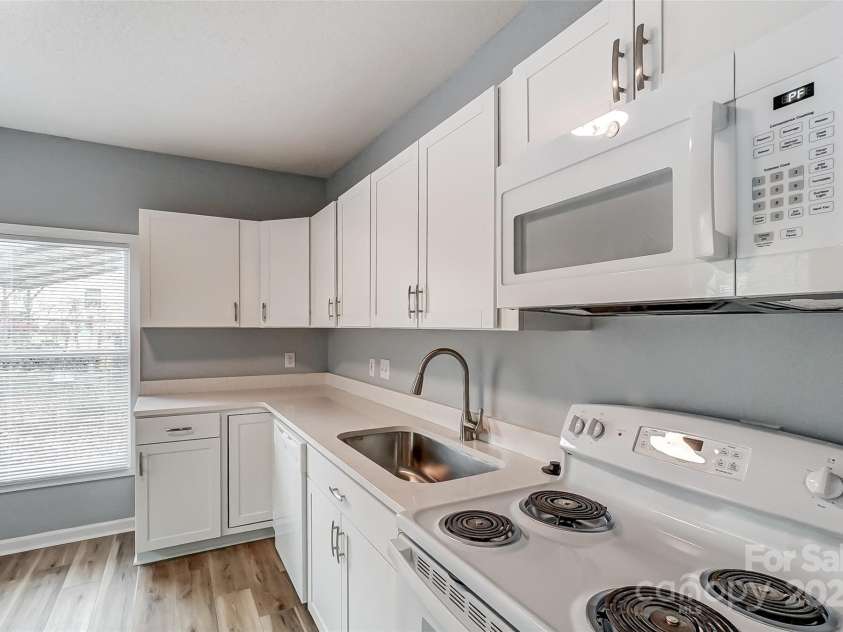 423 Oak Street, Gastonia, NC 28054.  MLS# CAR4206712, YatesRealty ID 5236. 