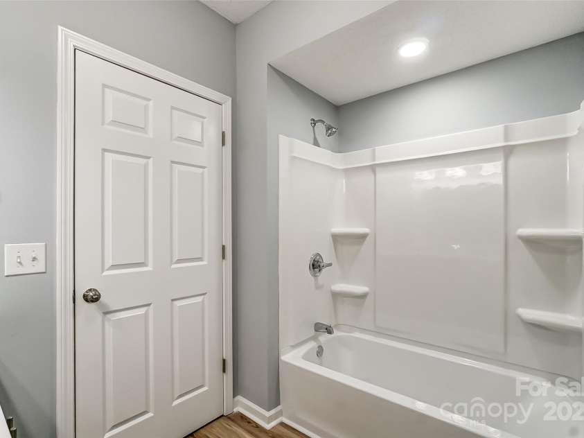 423 Oak Street, Gastonia, NC 28054.  MLS# CAR4206712, YatesRealty ID 5236. 