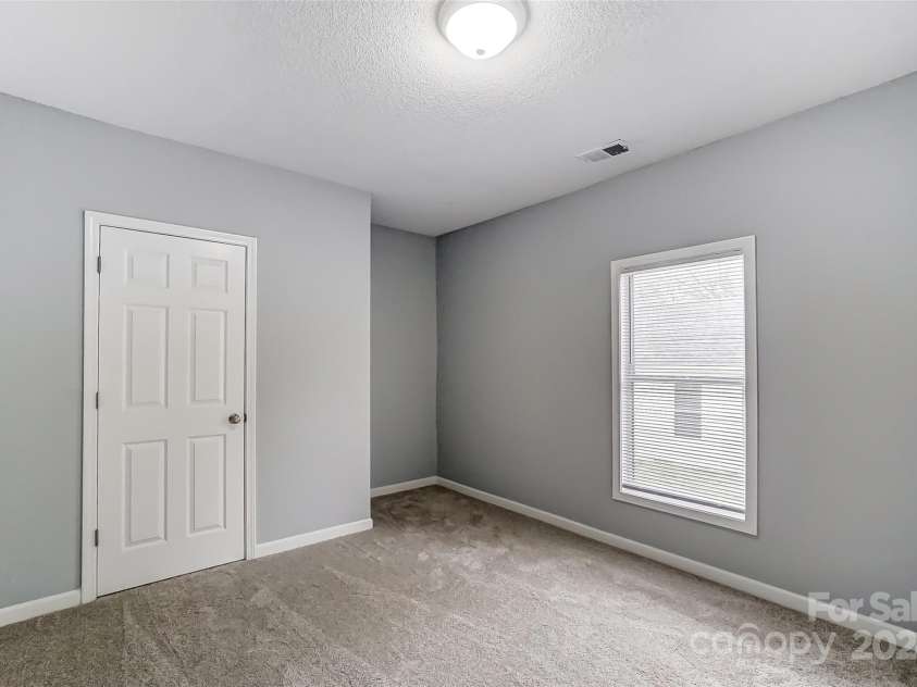 423 Oak Street, Gastonia, NC 28054.  MLS# CAR4206712, YatesRealty ID 5236. 