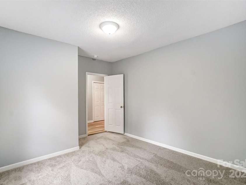 423 Oak Street, Gastonia, NC 28054.  MLS# CAR4206712, YatesRealty ID 5236. 