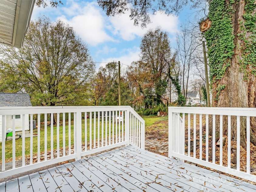 423 Oak Street, Gastonia, NC 28054.  MLS# CAR4206712, YatesRealty ID 5236. 