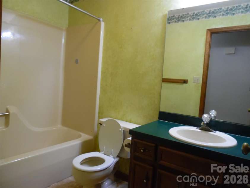 1453 Marshbrooke Lane, Catawba, NC 28609.  MLS# CAR4427196, YatesRealty ID 52360. 