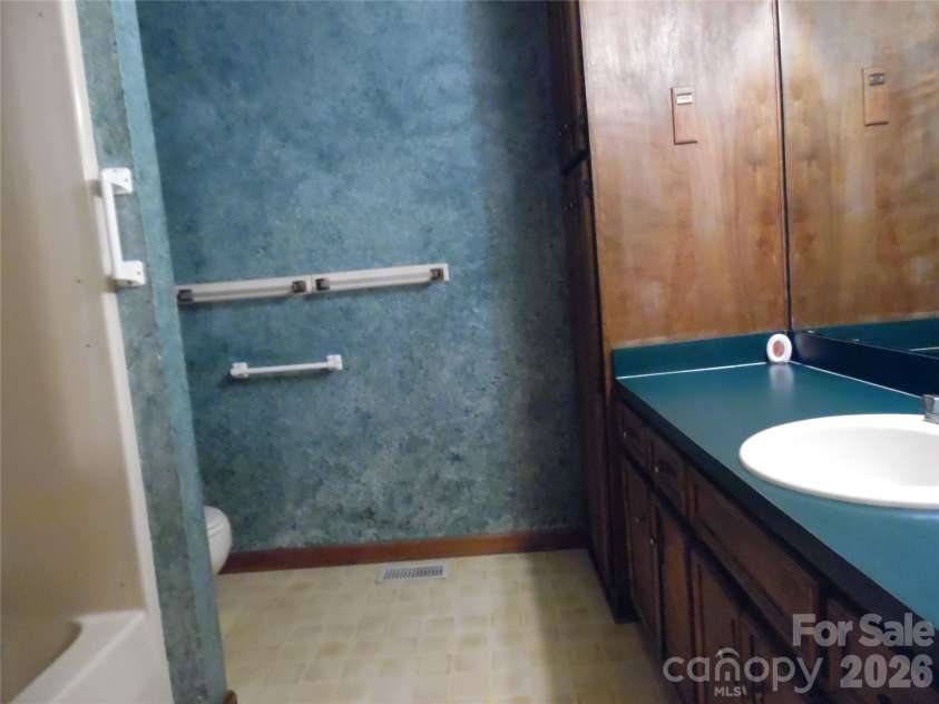 1453 Marshbrooke Lane, Catawba, NC 28609.  MLS# CAR4427196, YatesRealty ID 52360. 