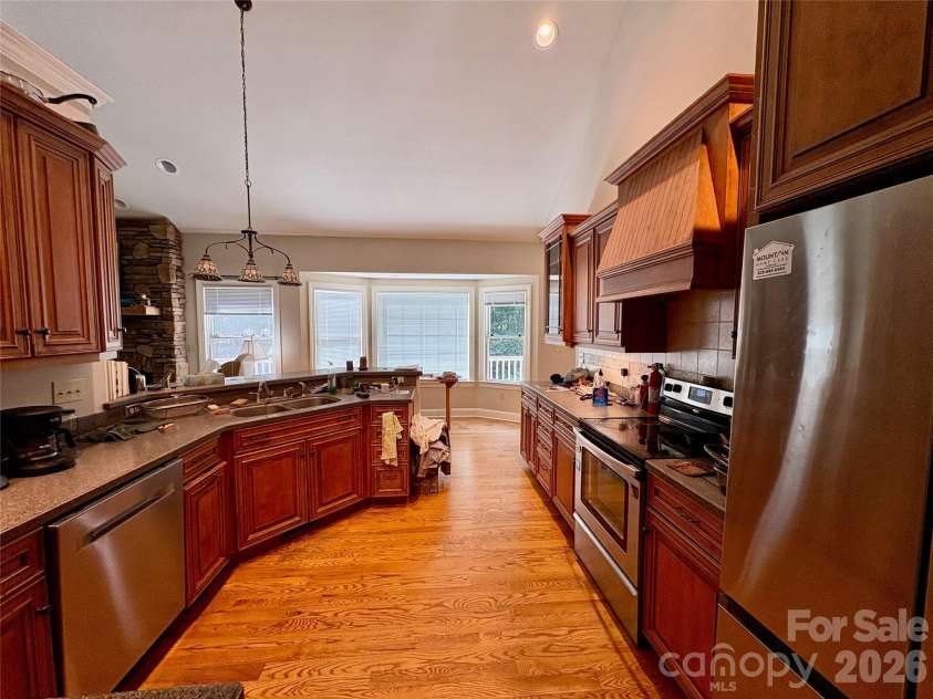 502 Pace Road, Hendersonville, NC 28792.  MLS# CAR4427291, YatesRealty ID 52361. 