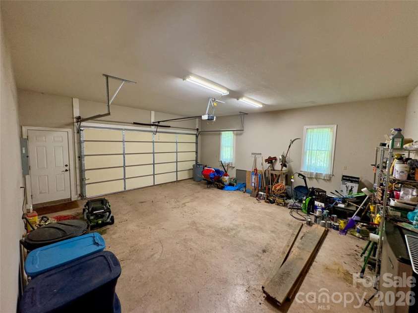 502 Pace Road, Hendersonville, NC 28792.  MLS# CAR4427291, YatesRealty ID 52361. 