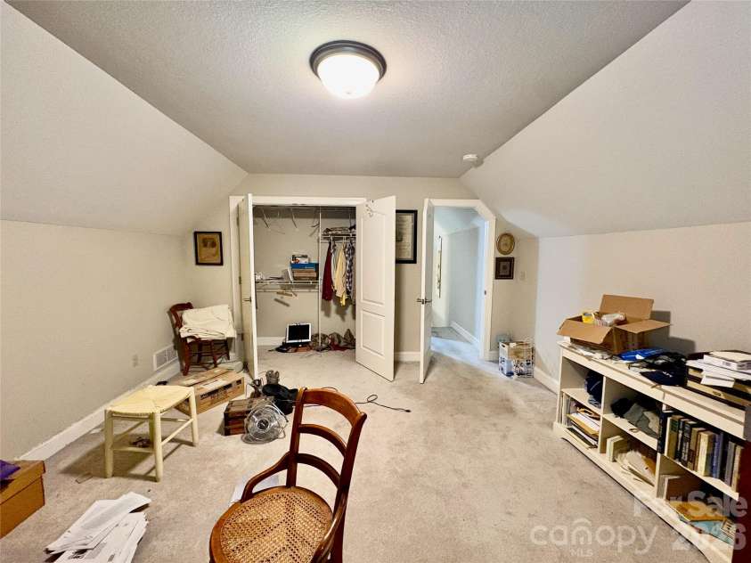 502 Pace Road, Hendersonville, NC 28792.  MLS# CAR4427291, YatesRealty ID 52361. 