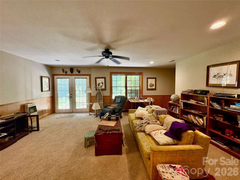 502 Pace Road, Hendersonville, NC 28792.  MLS# CAR4427291, YatesRealty ID 52361. 