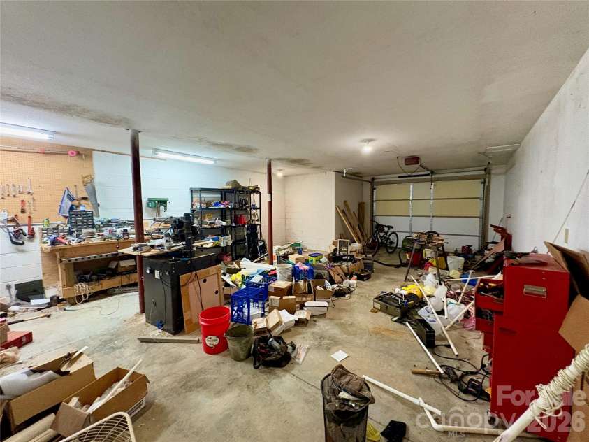 502 Pace Road, Hendersonville, NC 28792.  MLS# CAR4427291, YatesRealty ID 52361. 