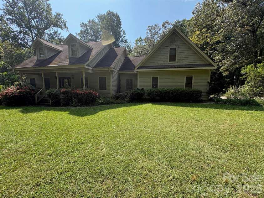 502 Pace Road, Hendersonville, NC 28792.  MLS# CAR4427291, YatesRealty ID 52361. 