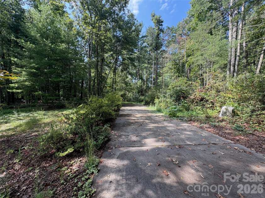502 Pace Road, Hendersonville, NC 28792.  MLS# CAR4427291, YatesRealty ID 52361. 