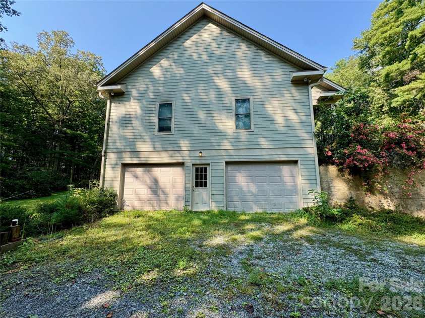 502 Pace Road, Hendersonville, NC 28792.  MLS# CAR4427291, YatesRealty ID 52361. 