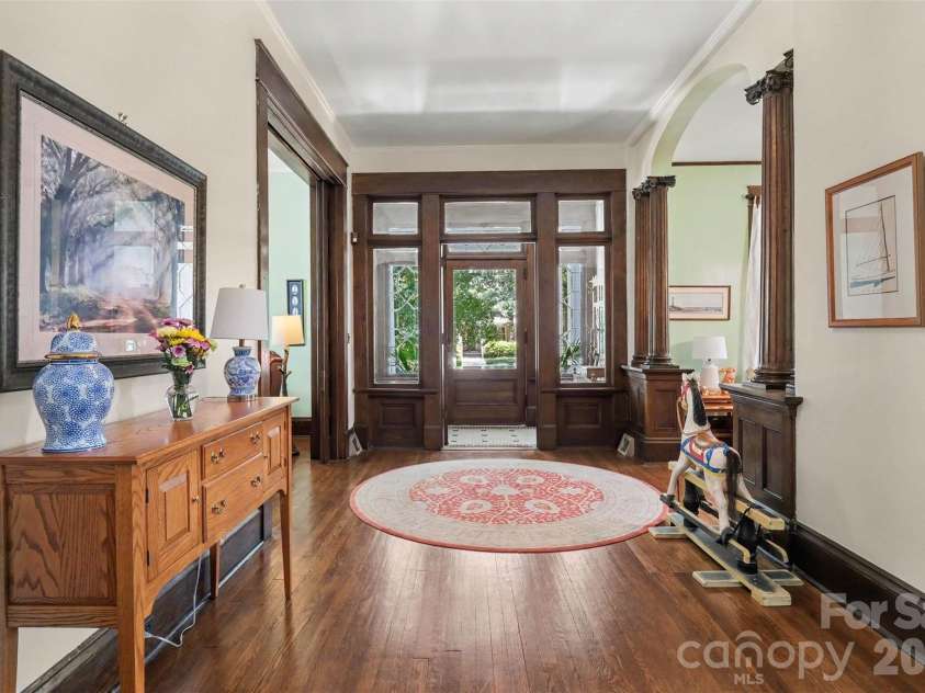 624 Walnut Street, Statesville, NC 28677.  MLS# CAR4396029, YatesRealty ID 52364. 