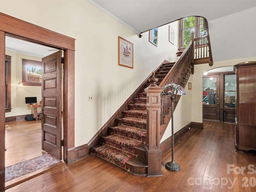 624 Walnut Street, Statesville, NC 28677.  MLS# CAR4396029, YatesRealty ID 52364. 