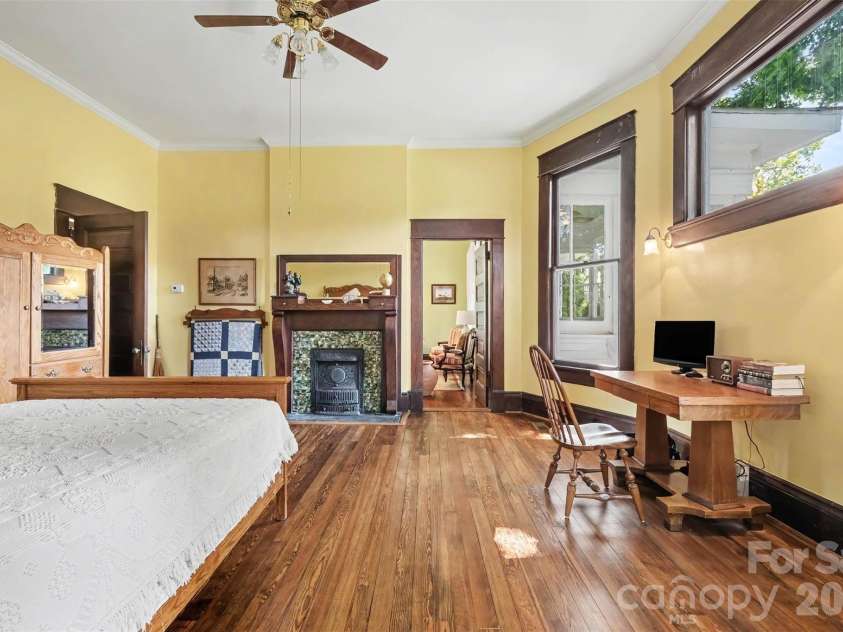 624 Walnut Street, Statesville, NC 28677.  MLS# CAR4396029, YatesRealty ID 52364. 