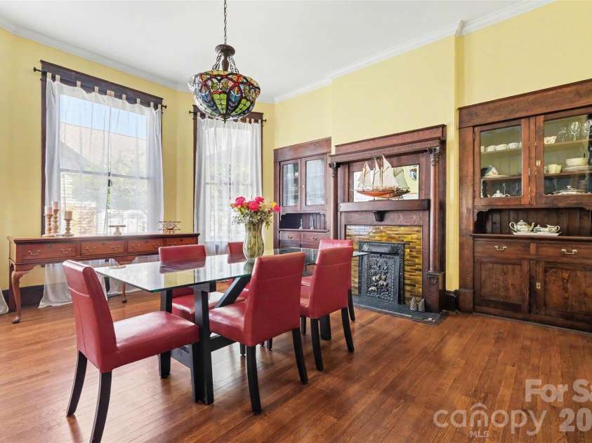 624 Walnut Street, Statesville, NC 28677.  MLS# CAR4396029, YatesRealty ID 52364. 