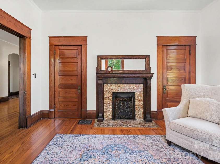 624 Walnut Street, Statesville, NC 28677.  MLS# CAR4396029, YatesRealty ID 52364. 