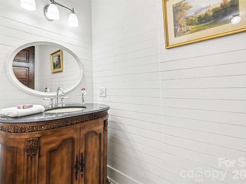 624 Walnut Street, Statesville, NC 28677.  MLS# CAR4396029, YatesRealty ID 52364. 