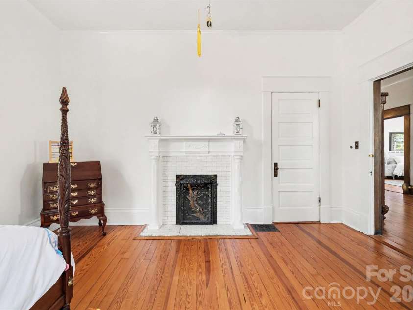 624 Walnut Street, Statesville, NC 28677.  MLS# CAR4396029, YatesRealty ID 52364. 