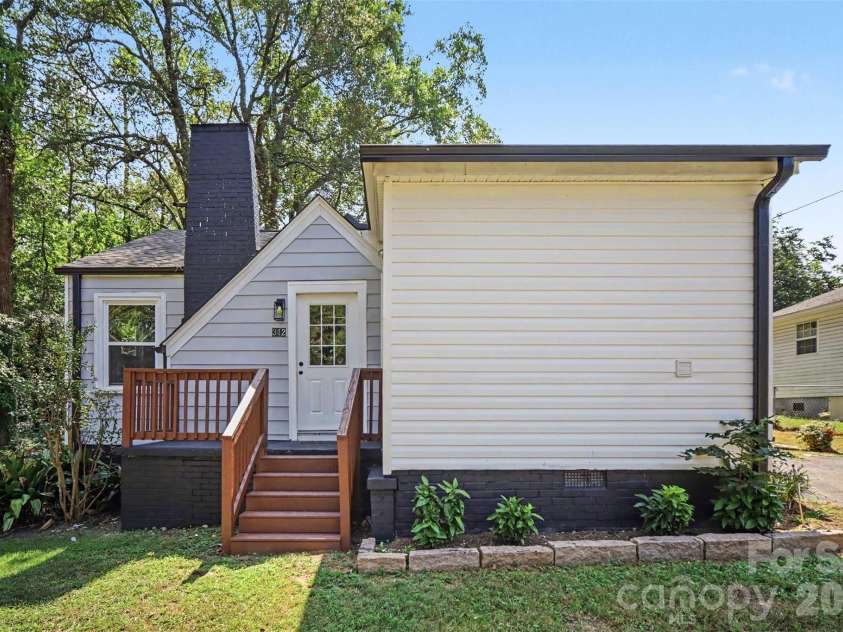 312 Prince Street, Kannapolis, NC 28083.  MLS# CAR4424619, YatesRealty ID 52367. 