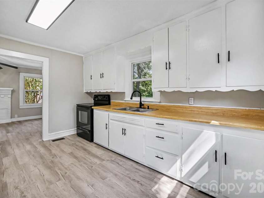 312 Prince Street, Kannapolis, NC 28083.  MLS# CAR4424619, YatesRealty ID 52367. 