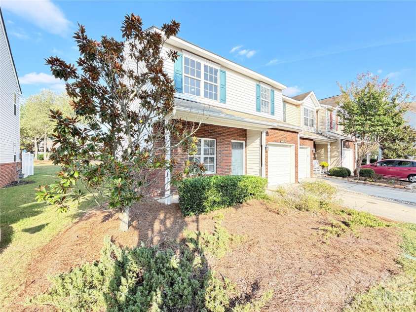 152 Clydesdale Court, Matthews, NC 28104.  MLS# CAR4426420, YatesRealty ID 52374. 