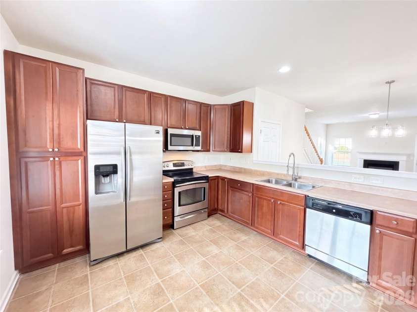 152 Clydesdale Court, Matthews, NC 28104.  MLS# CAR4426420, YatesRealty ID 52374. 