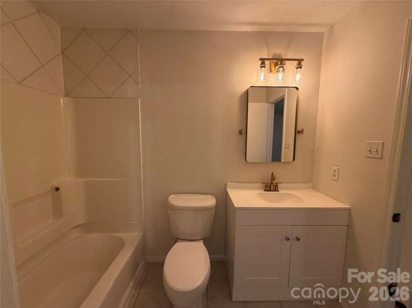 4043 Windward Drive, Tega Cay, SC 29708.  MLS# CAR4426167, YatesRealty ID 52375. 