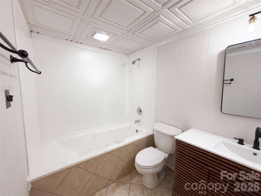 4043 Windward Drive, Tega Cay, SC 29708.  MLS# CAR4426167, YatesRealty ID 52375. 