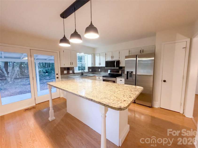 4043 Windward Drive, Tega Cay, SC 29708.  MLS# CAR4426167, YatesRealty ID 52375. 