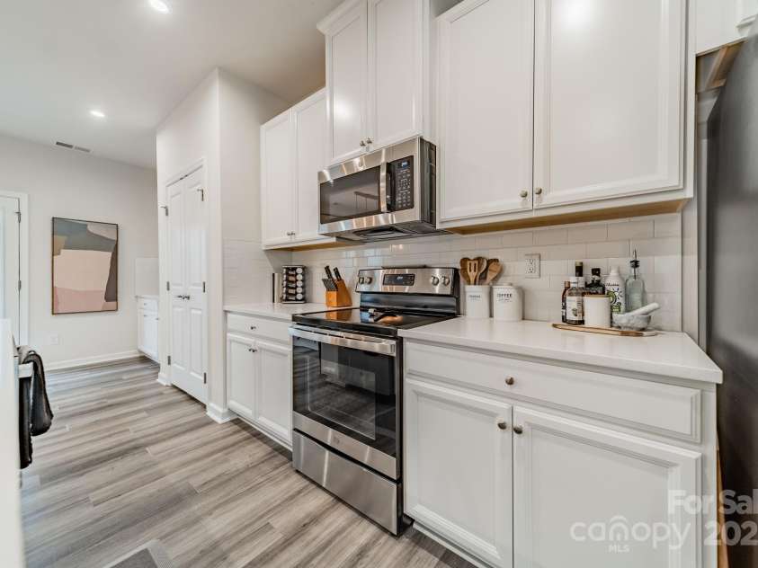 3104 Timber Mill Drive, Matthews, NC 28104.  MLS# CAR4234429, YatesRealty ID 5238. 