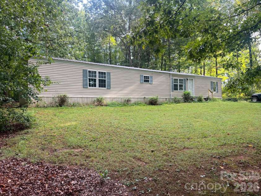 5543 White Oaks Drive, Morganton, NC 28655.  MLS# CAR4426777, YatesRealty ID 52381. 
