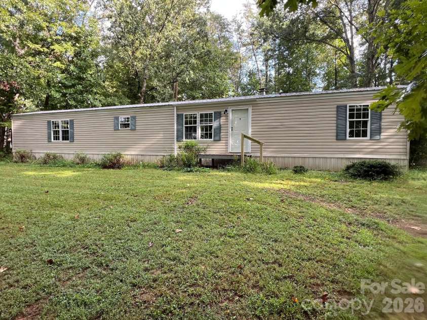 5543 White Oaks Drive, Morganton, NC 28655.  MLS# CAR4426777, YatesRealty ID 52381. 