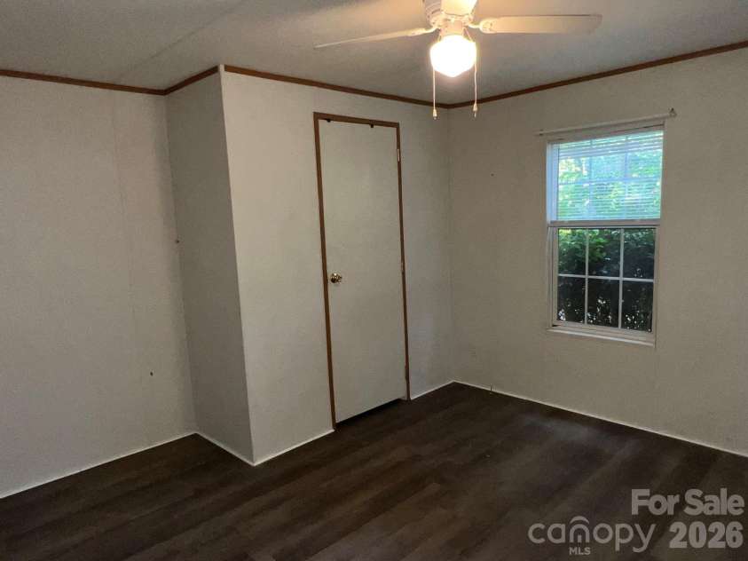 5543 White Oaks Drive, Morganton, NC 28655.  MLS# CAR4426777, YatesRealty ID 52381. 