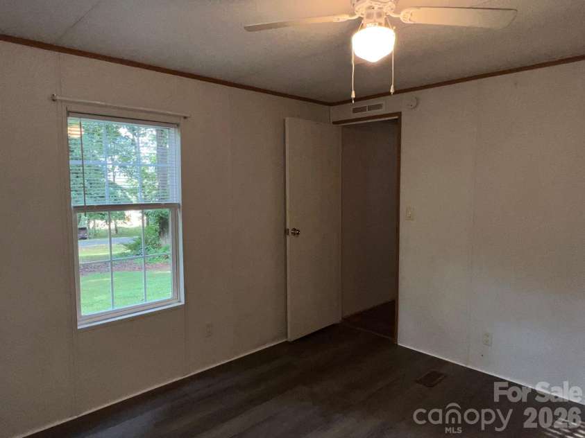 5543 White Oaks Drive, Morganton, NC 28655.  MLS# CAR4426777, YatesRealty ID 52381. 