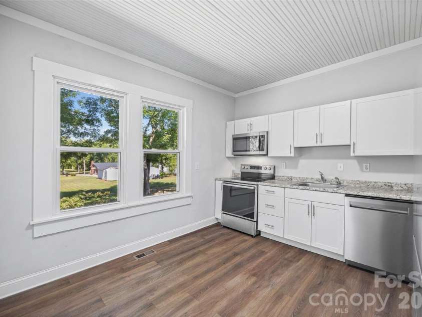 427 Oates Street, Rock Hill, SC 29730.  MLS# CAR4427081, YatesRealty ID 52382. 